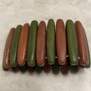 Wooden stretchy bracelet!